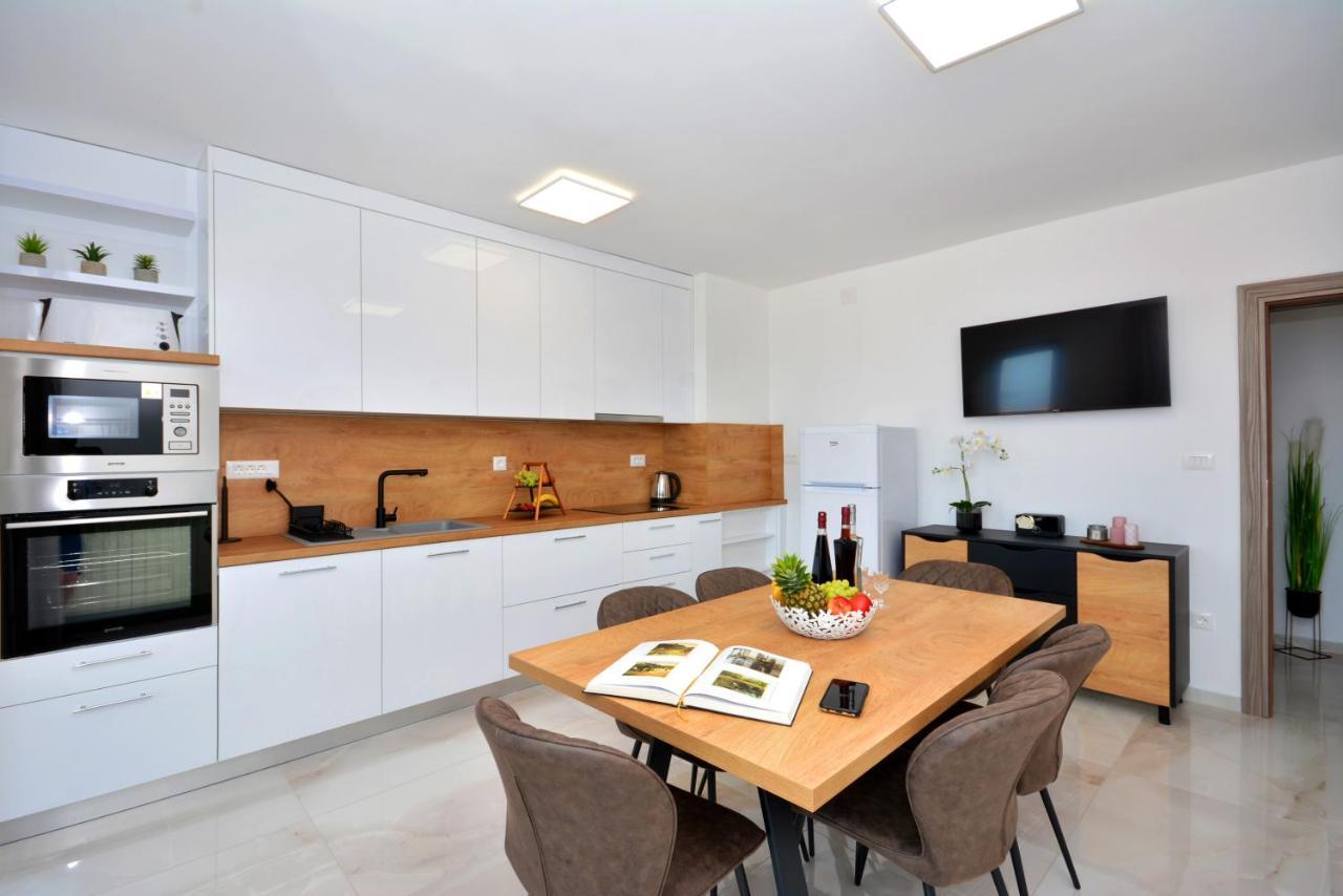 Apartments Radeljic Podstrana Kültér fotó